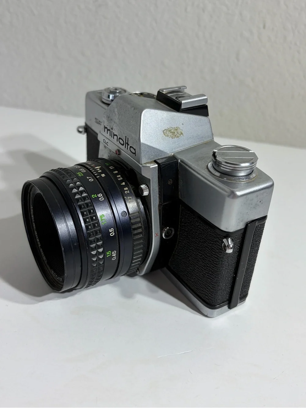 Vintage Minolta SR-T 201 35mm Film Camera with MD Rokkor-X 50mm Lens